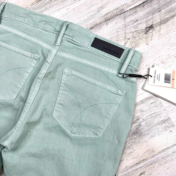 Calvin Klein NWT Cropped Skinny Mid-Rise Jeans Mint Green Size 2 - Picture 12 of 15